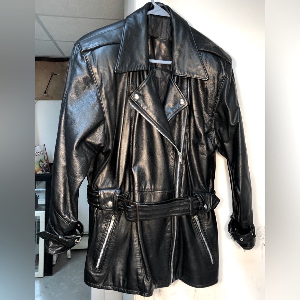 Gorgeous Woman semi-long leather jacket